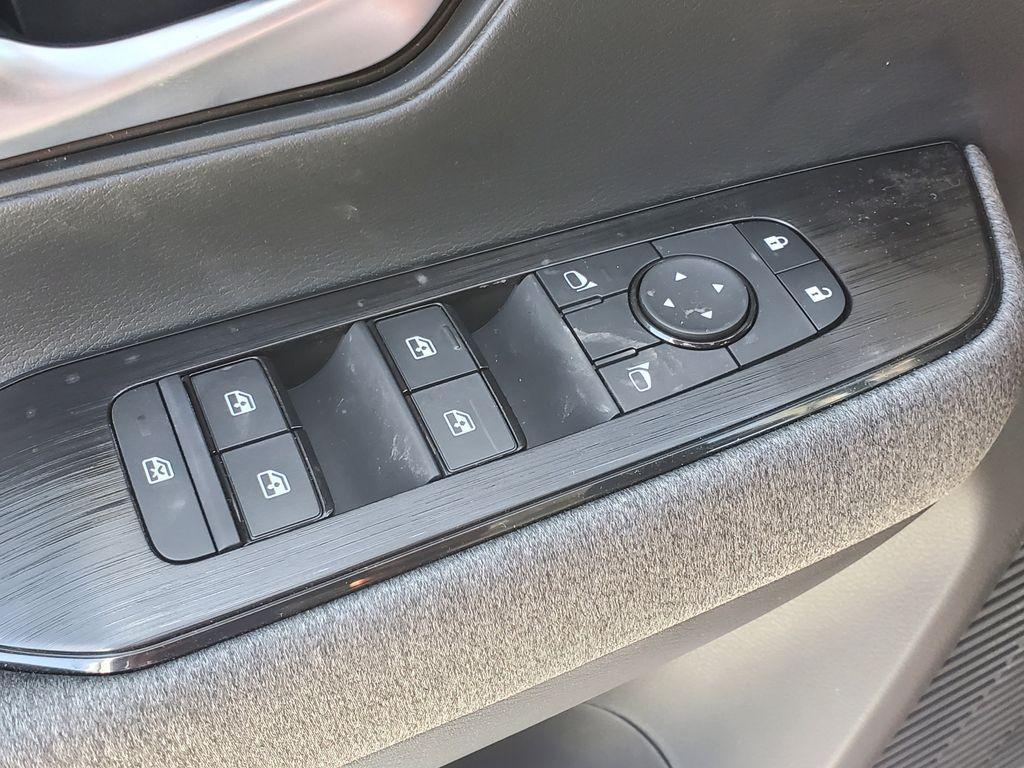 new 2025 Nissan Kicks car, priced at $23,765