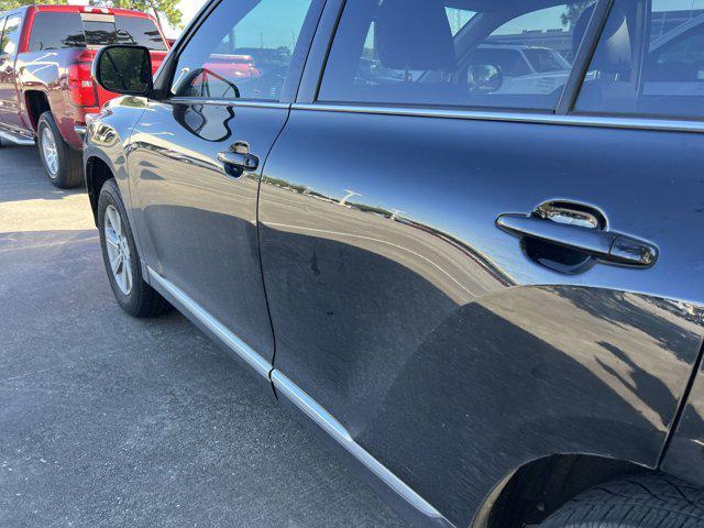 used 2013 Toyota Highlander car, priced at $14,999