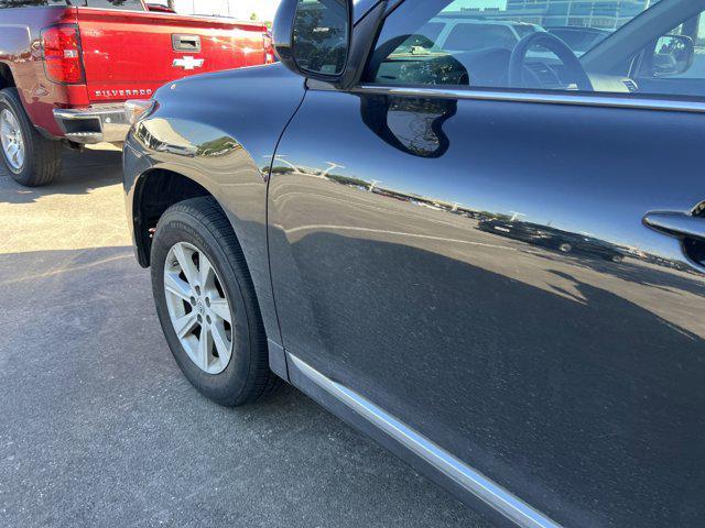 used 2013 Toyota Highlander car, priced at $14,999