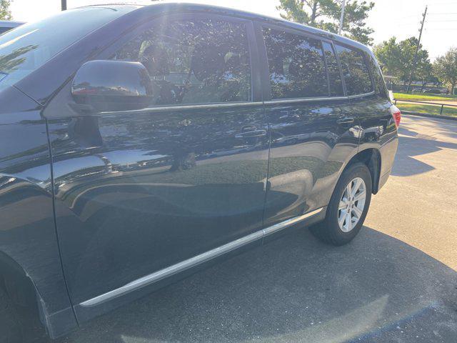used 2013 Toyota Highlander car, priced at $14,999