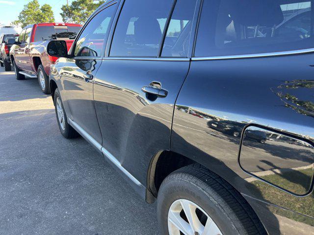 used 2013 Toyota Highlander car, priced at $14,999