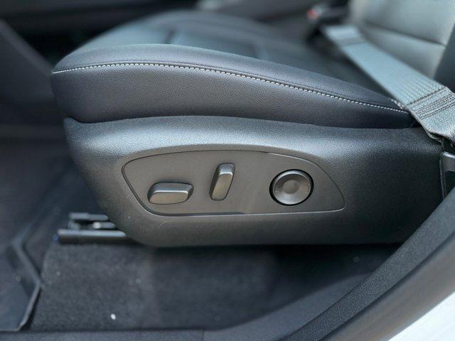 new 2026 Chevrolet Traverse car, priced at $44,581