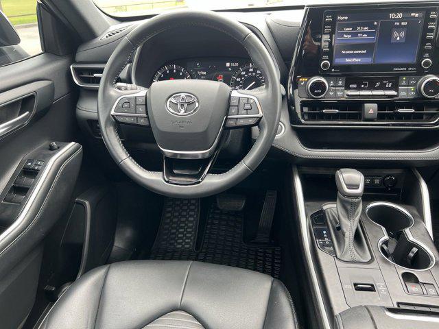 used 2021 Toyota Highlander car, priced at $35,699