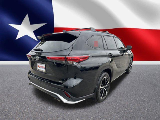 used 2021 Toyota Highlander car, priced at $35,699