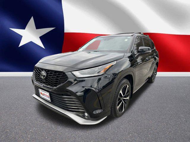 used 2021 Toyota Highlander car, priced at $35,699