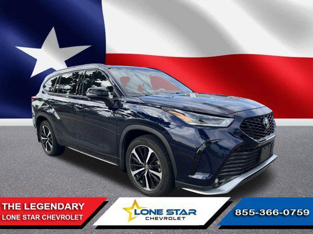 used 2021 Toyota Highlander car, priced at $29,999
