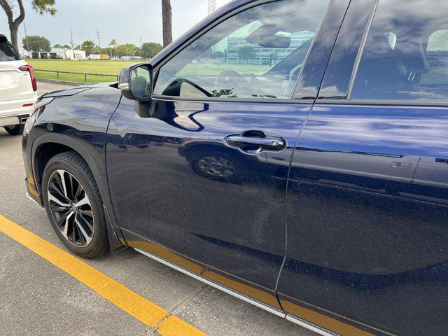 used 2021 Toyota Highlander car, priced at $29,999