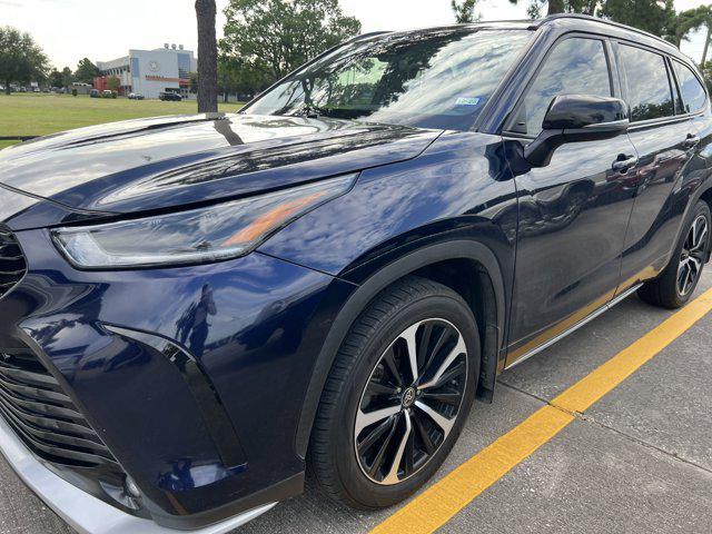 used 2021 Toyota Highlander car, priced at $29,999