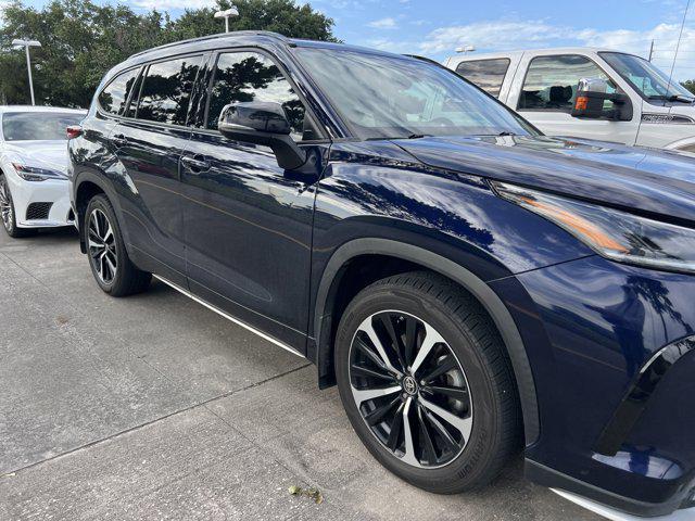 used 2021 Toyota Highlander car, priced at $29,999