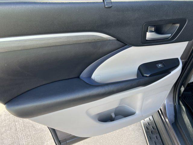 used 2019 Toyota Highlander car, priced at $24,999