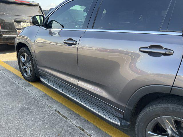 used 2019 Toyota Highlander car, priced at $24,999