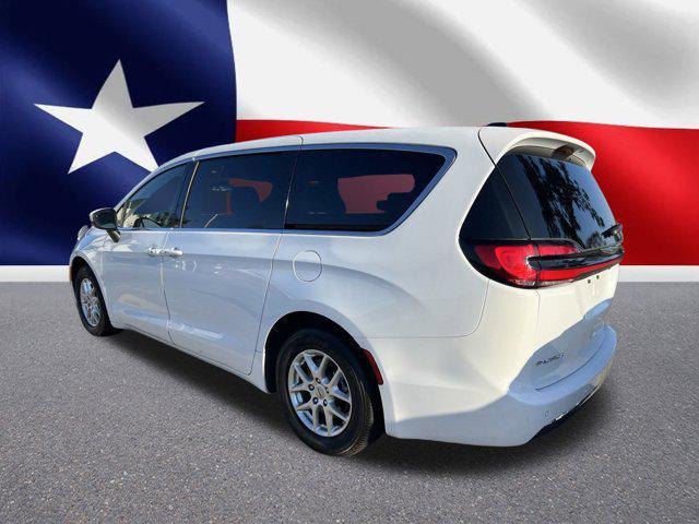 used 2023 Chrysler Pacifica car, priced at $28,999