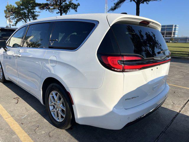 used 2023 Chrysler Pacifica car, priced at $28,999