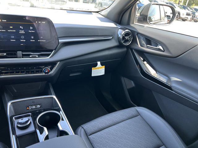 new 2026 Chevrolet Equinox car, priced at $31,990