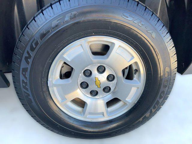 used 2012 Chevrolet Suburban car, priced at $11,999