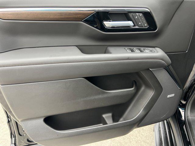 new 2025 Chevrolet Tahoe car, priced at $77,600