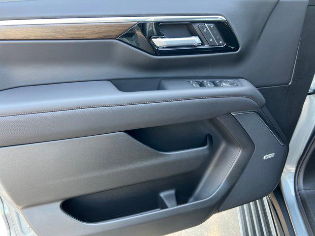 new 2025 Chevrolet Suburban car, priced at $93,371