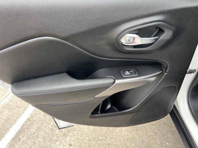 used 2020 Jeep Cherokee car, priced at $16,418