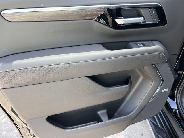 new 2025 Chevrolet Suburban car, priced at $76,560