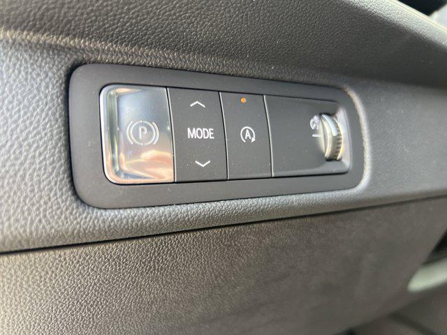 new 2025 Chevrolet Traverse car, priced at $41,890