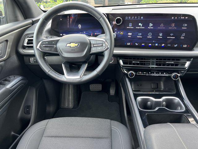 used 2025 Chevrolet Traverse car, priced at $40,999