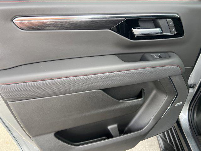 new 2025 Chevrolet Suburban car, priced at $78,260