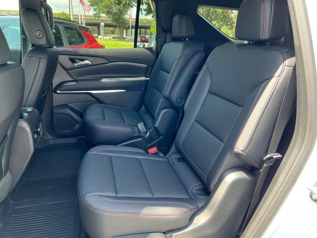 new 2026 Chevrolet Traverse car, priced at $52,011