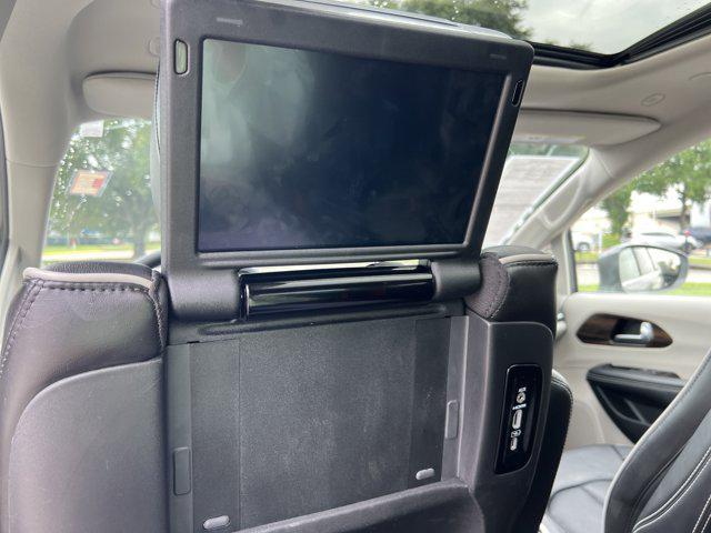 used 2022 Chrysler Pacifica Hybrid car, priced at $32,999