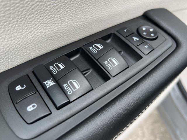used 2022 Chrysler Pacifica Hybrid car, priced at $32,999