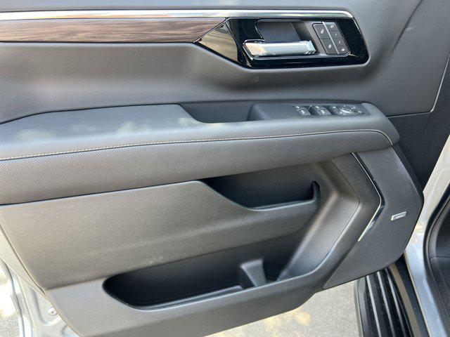 new 2025 Chevrolet Suburban car, priced at $81,532