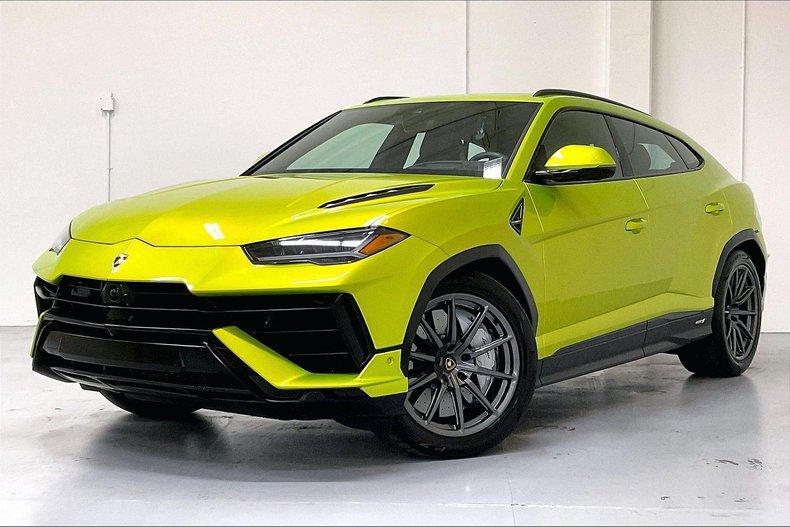 used 2023 Lamborghini Urus car, priced at $249,991