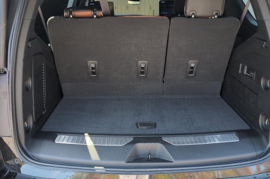 used 2023 GMC Yukon car, priced at $74,037