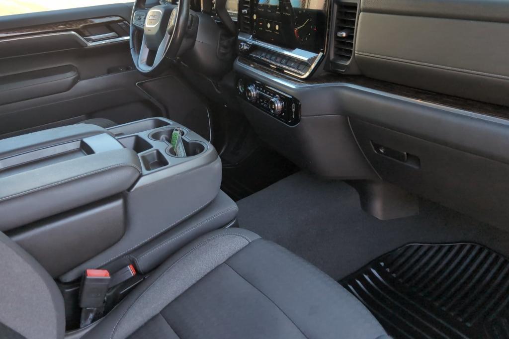 used 2022 GMC Sierra 1500 car, priced at $40,285