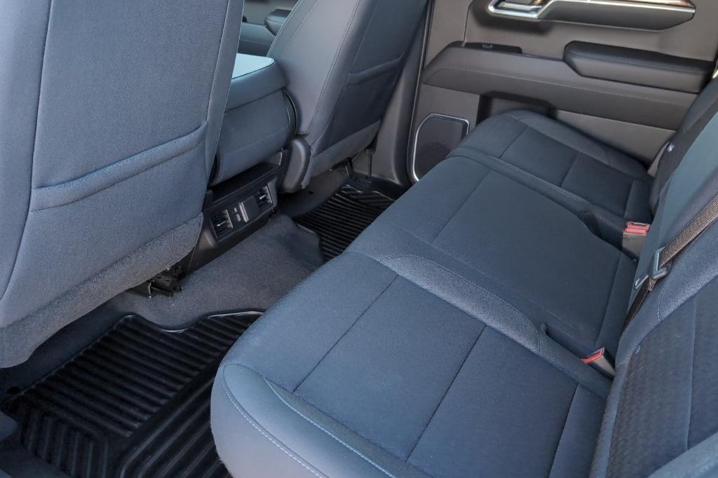 used 2022 GMC Sierra 1500 car, priced at $40,285