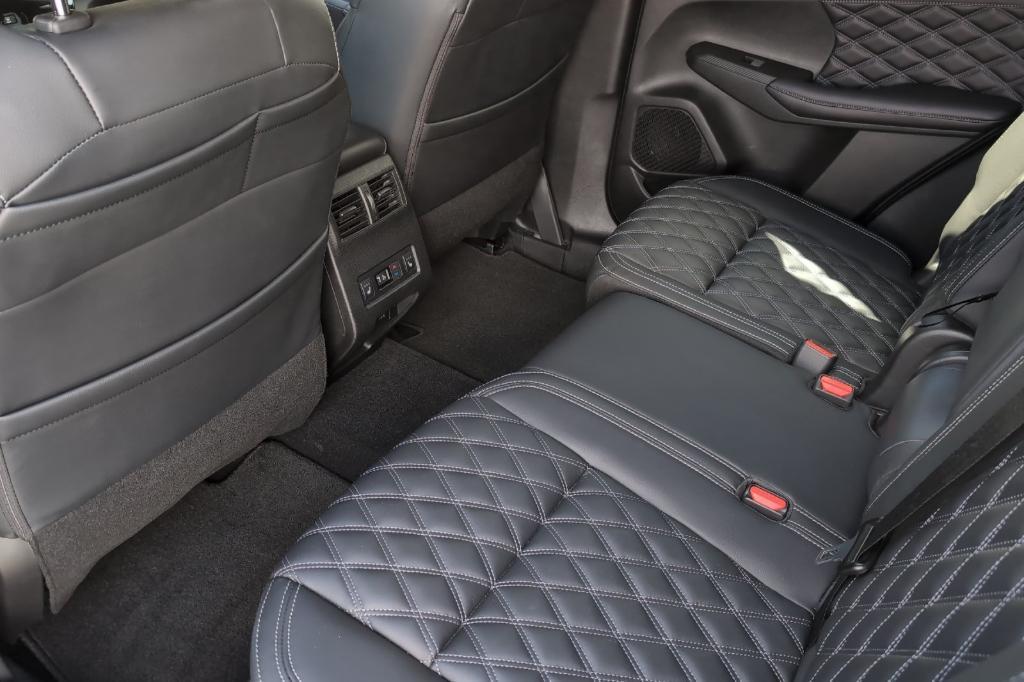 used 2024 Mitsubishi Outlander car