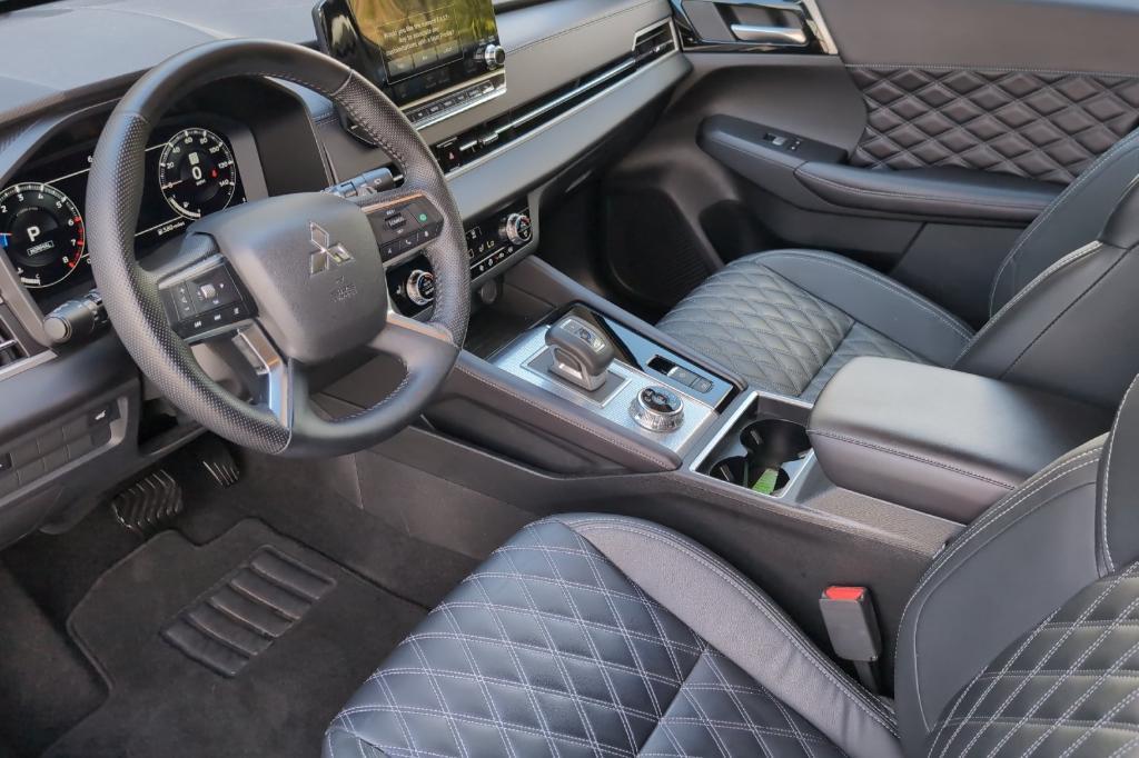 used 2024 Mitsubishi Outlander car