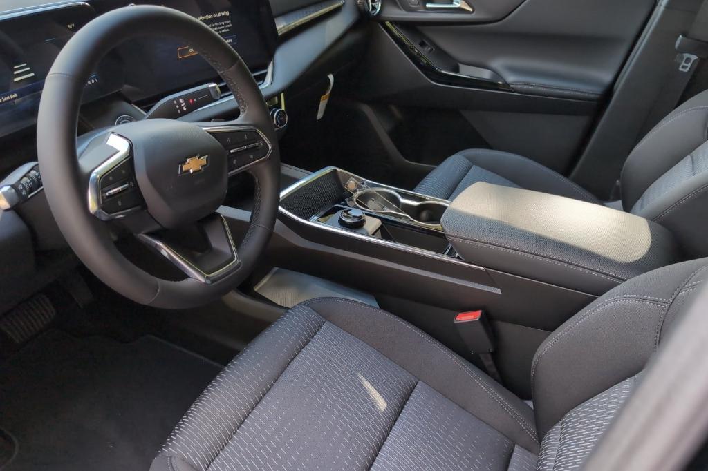 new 2026 Chevrolet Equinox car, priced at $29,090