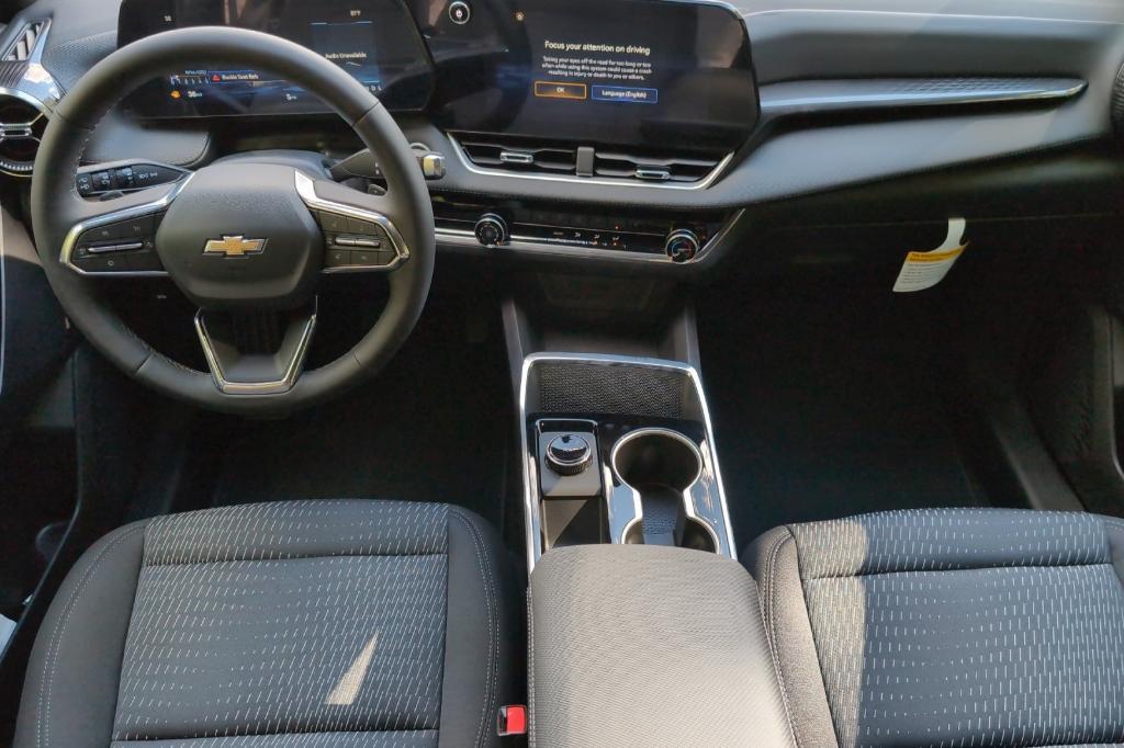 new 2026 Chevrolet Equinox car, priced at $29,090