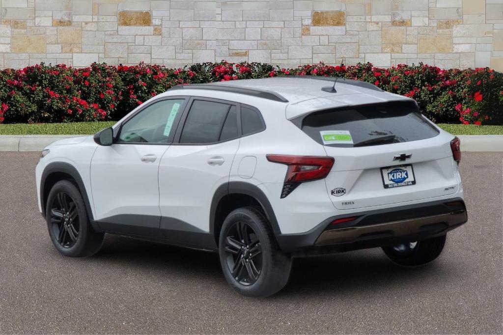 new 2025 Chevrolet Trax car, priced at $26,585