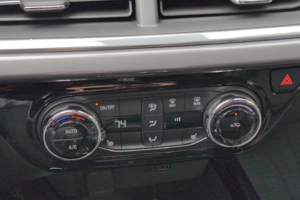 new 2025 Chevrolet Trax car, priced at $26,585