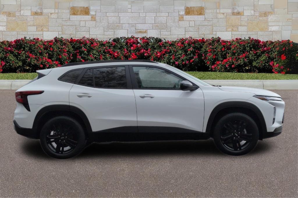 new 2025 Chevrolet Trax car, priced at $26,585