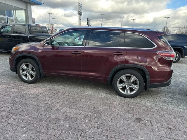 used 2016 Toyota Highlander car