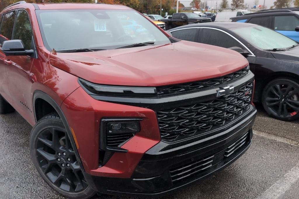 used 2025 Chevrolet Traverse car, priced at $50,323