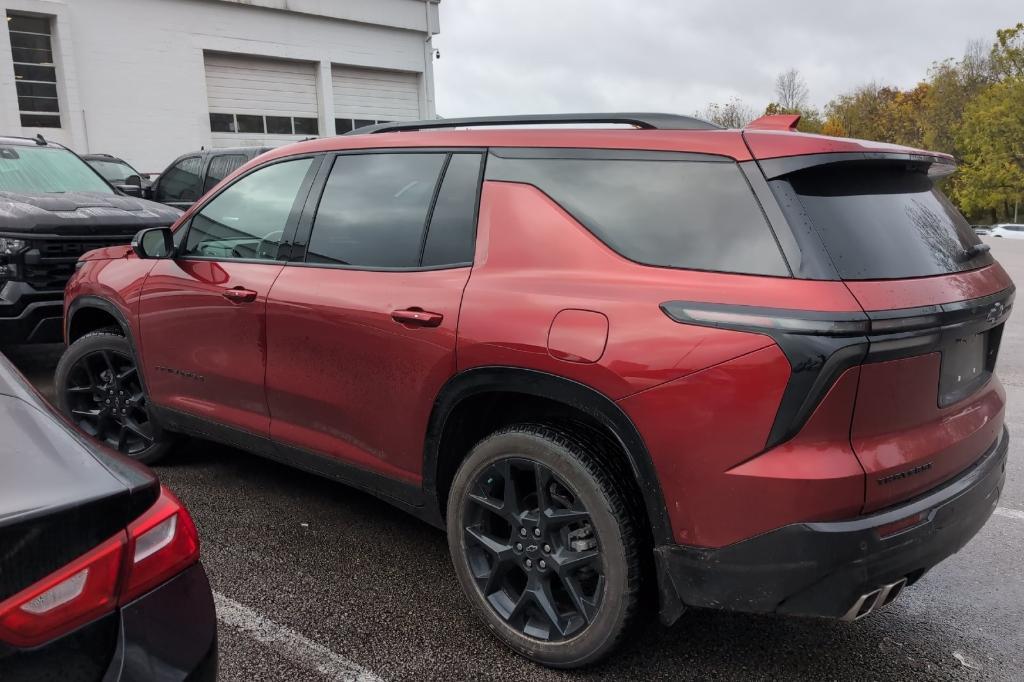 used 2025 Chevrolet Traverse car, priced at $50,323