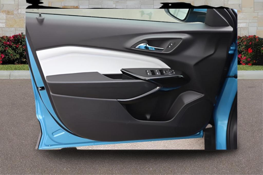 new 2025 Chevrolet Trax car, priced at $25,200