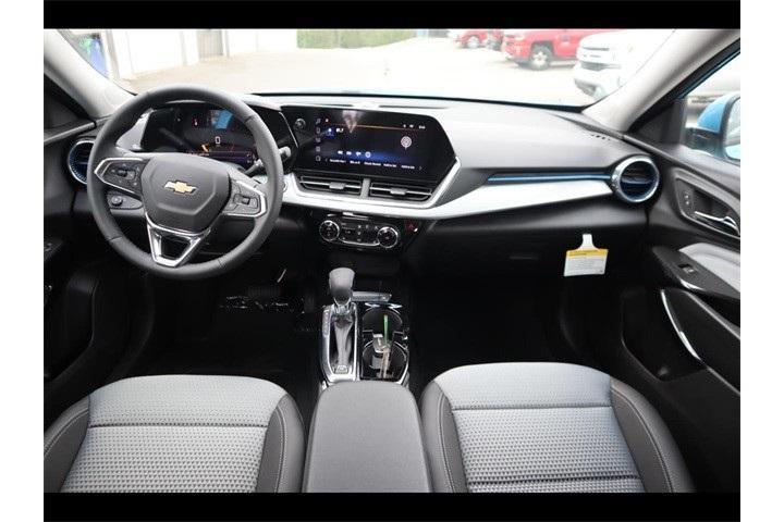 new 2025 Chevrolet Trax car, priced at $25,200