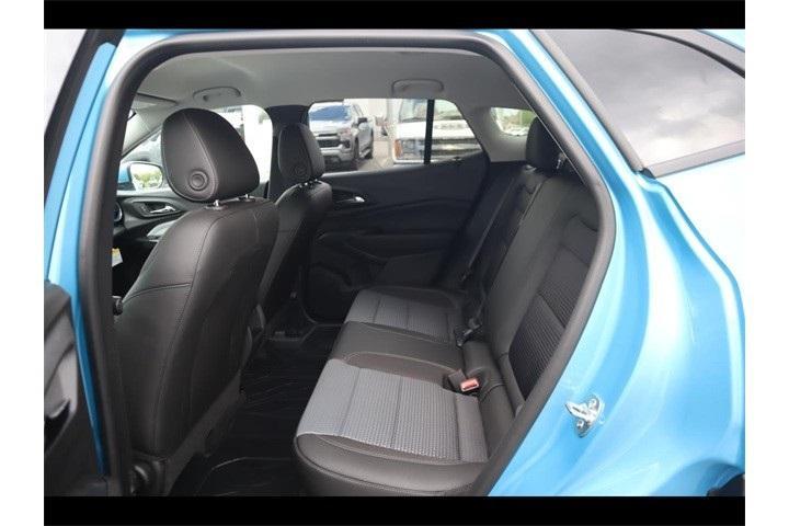 new 2025 Chevrolet Trax car, priced at $25,200