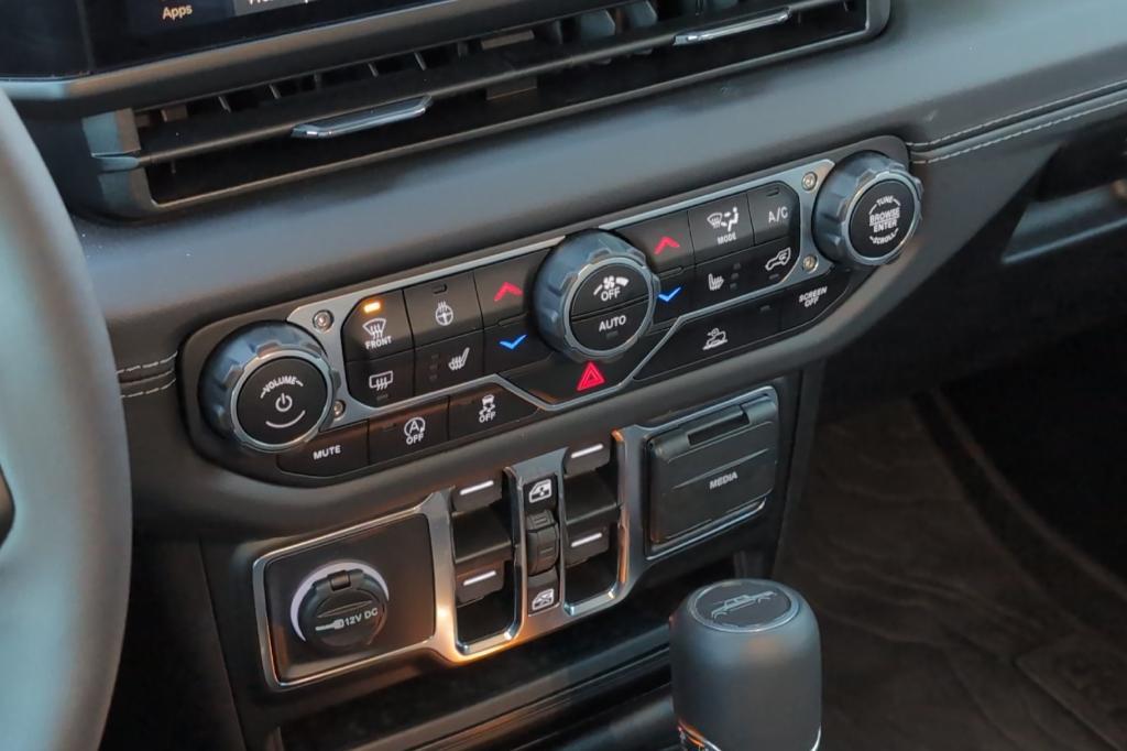 used 2025 Jeep Gladiator car, priced at $41,999