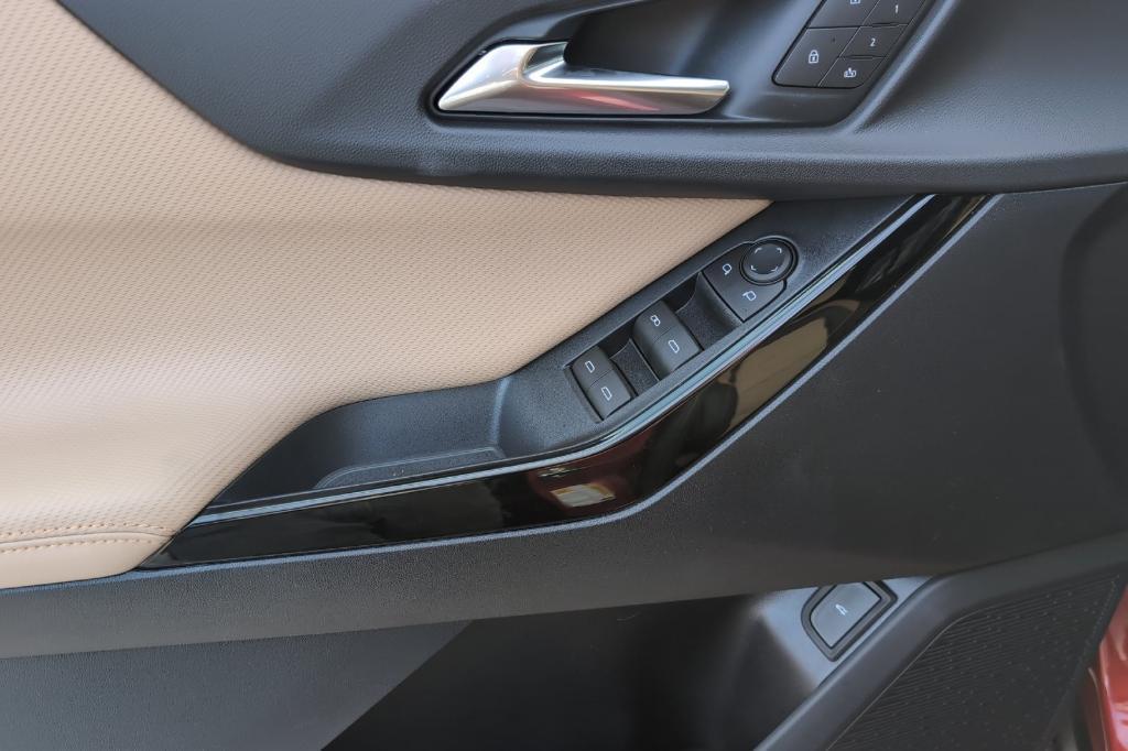 new 2026 Chevrolet Equinox car, priced at $39,685