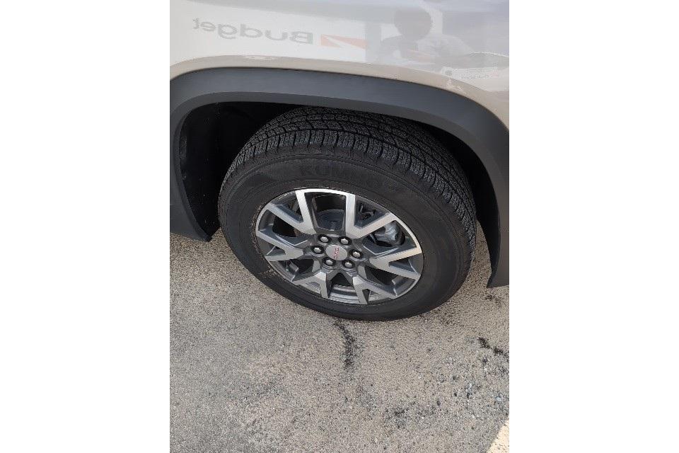 used 2022 GMC Acadia car, priced at $29,304